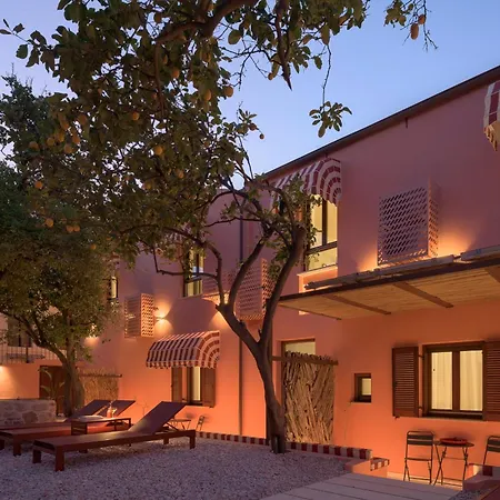 Spartacus Garden Boutique Apartment