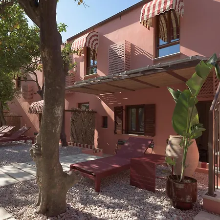 Spartacus Garden Boutique Apartment